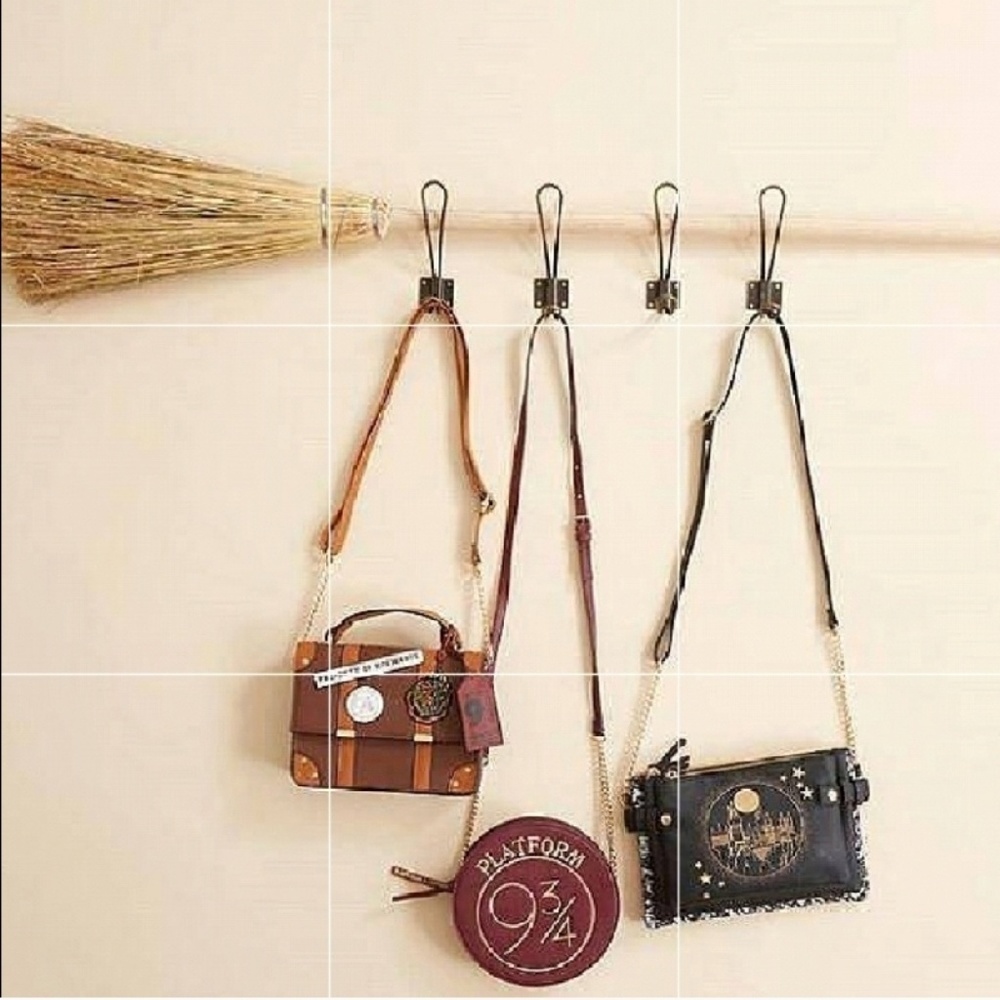 Property of Hogwarts Crossbody Bag❤ - Picture 2 of 5